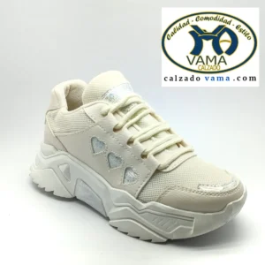 Plataforma crema corazones tokio